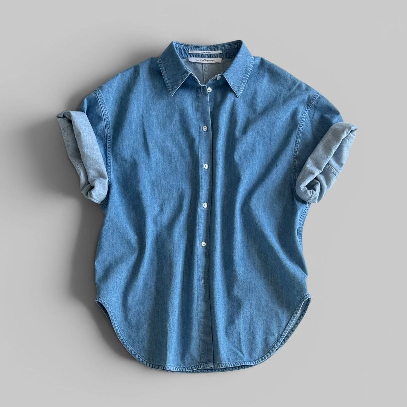 CHAMBRAY SHORT SLEEVE SHIRT