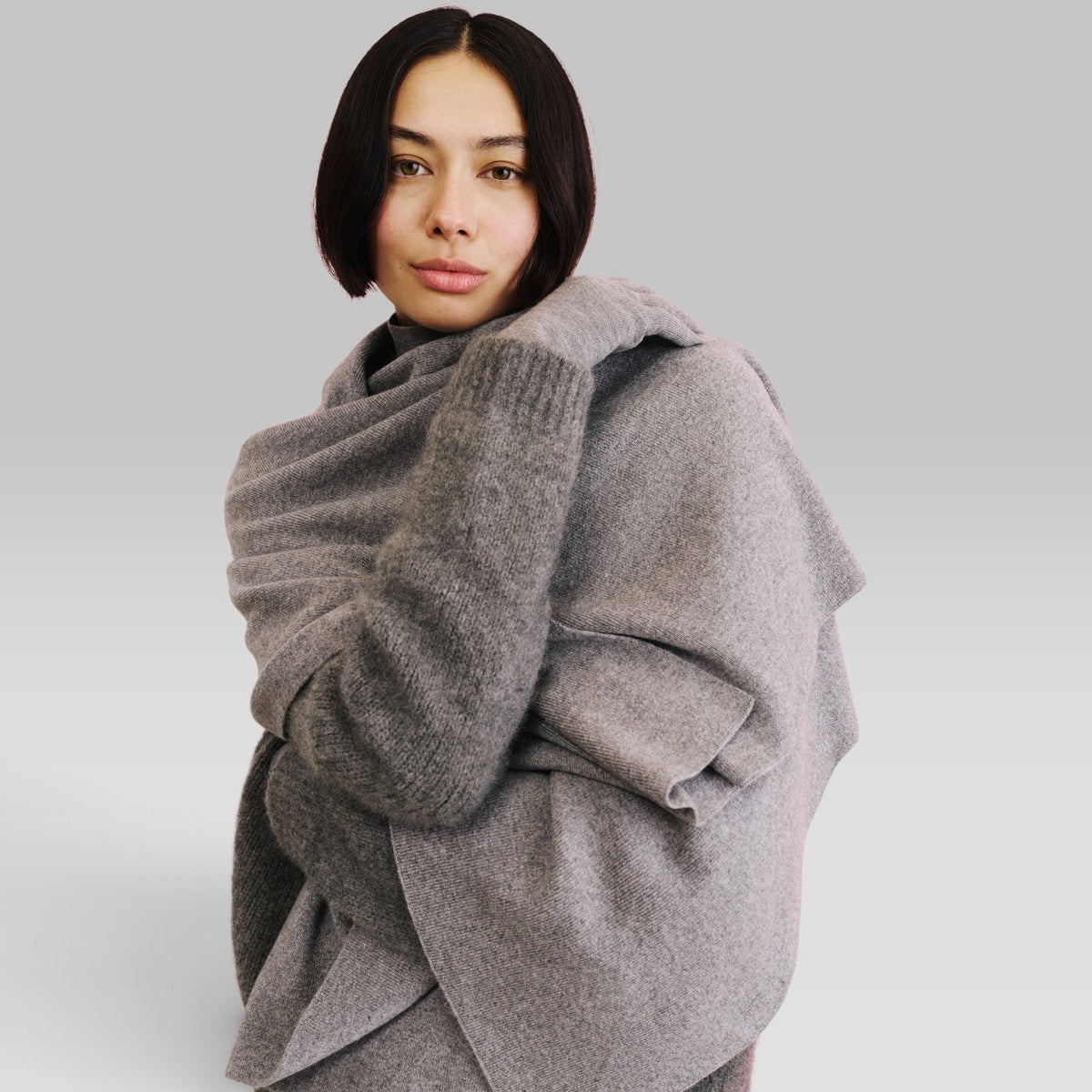 CLOSE:KNIT Wrap in Grey
