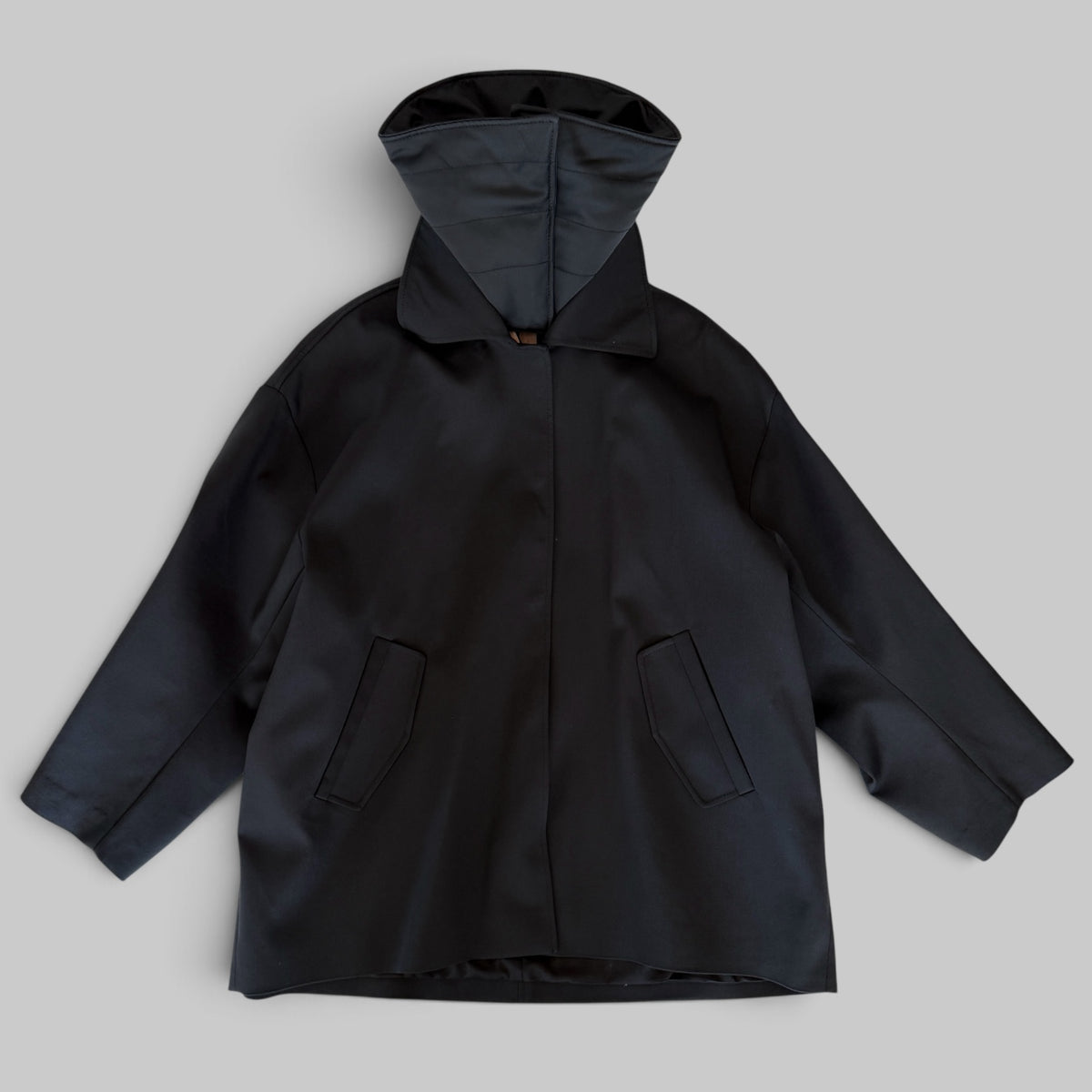 No.21 Sport Jacket, oversized black wool-blend blazer with detachable satin funnel-neck collar, view 2 of 3