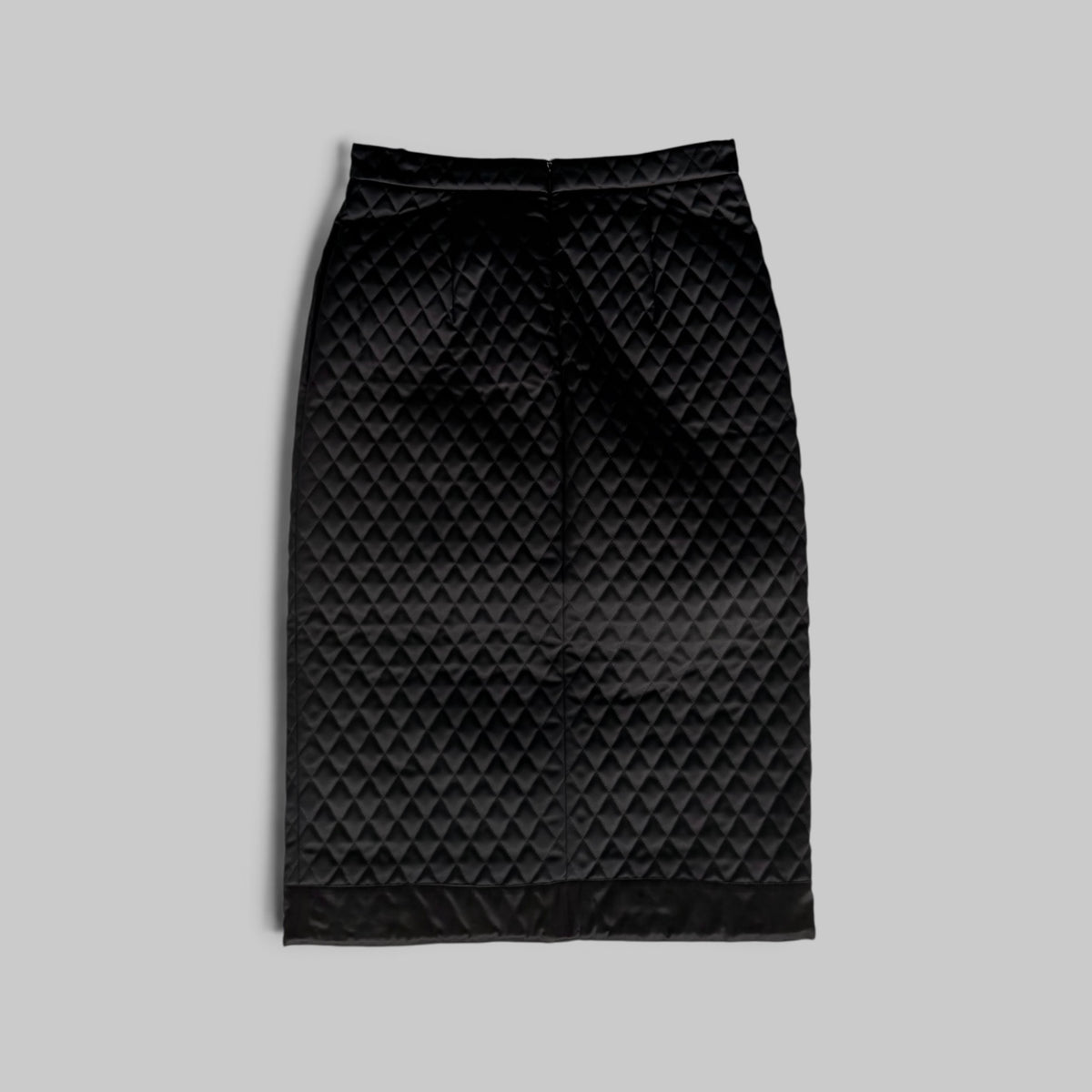 No.21 Quilted Bow Skirt in Black — bow detail