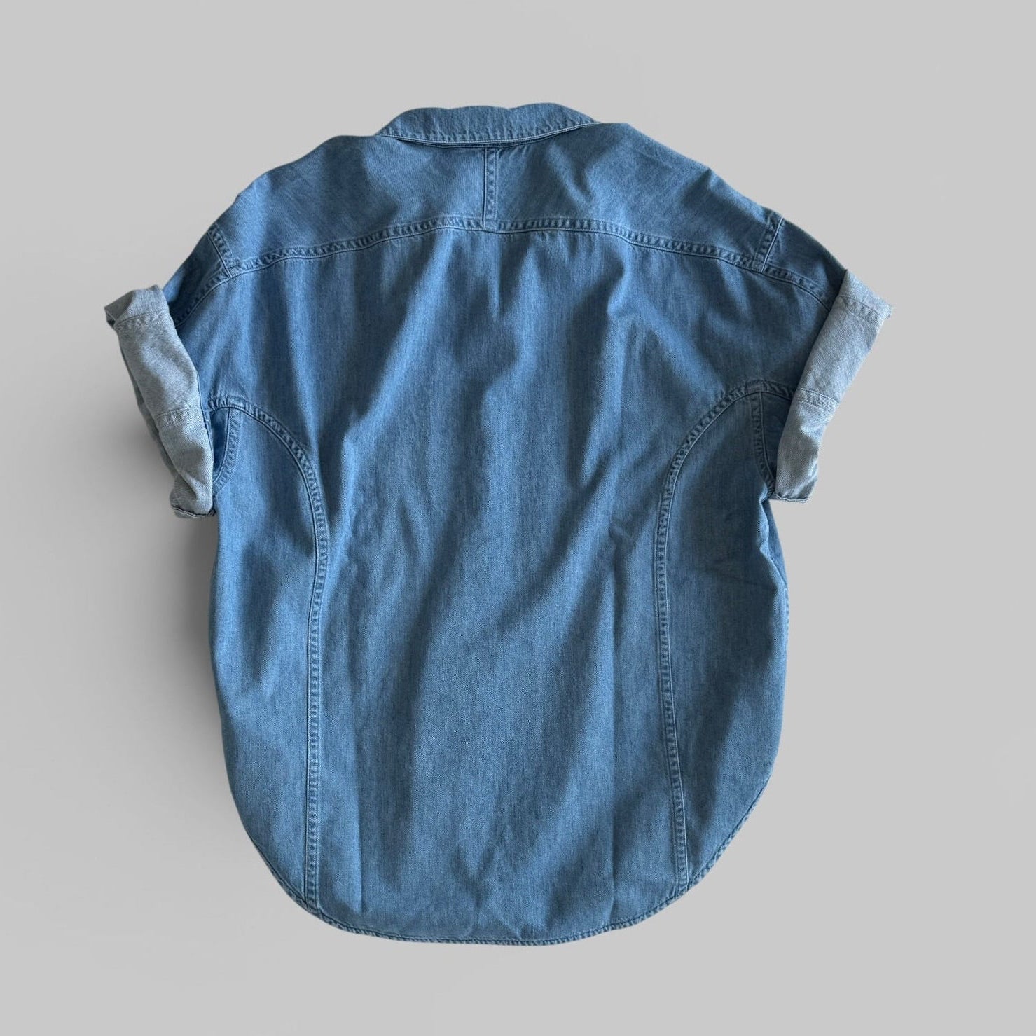 CHAMBRAY SHORT SLEEVE SHIRT